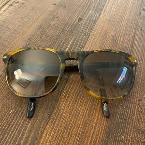Persol tortoise shell sunglasses